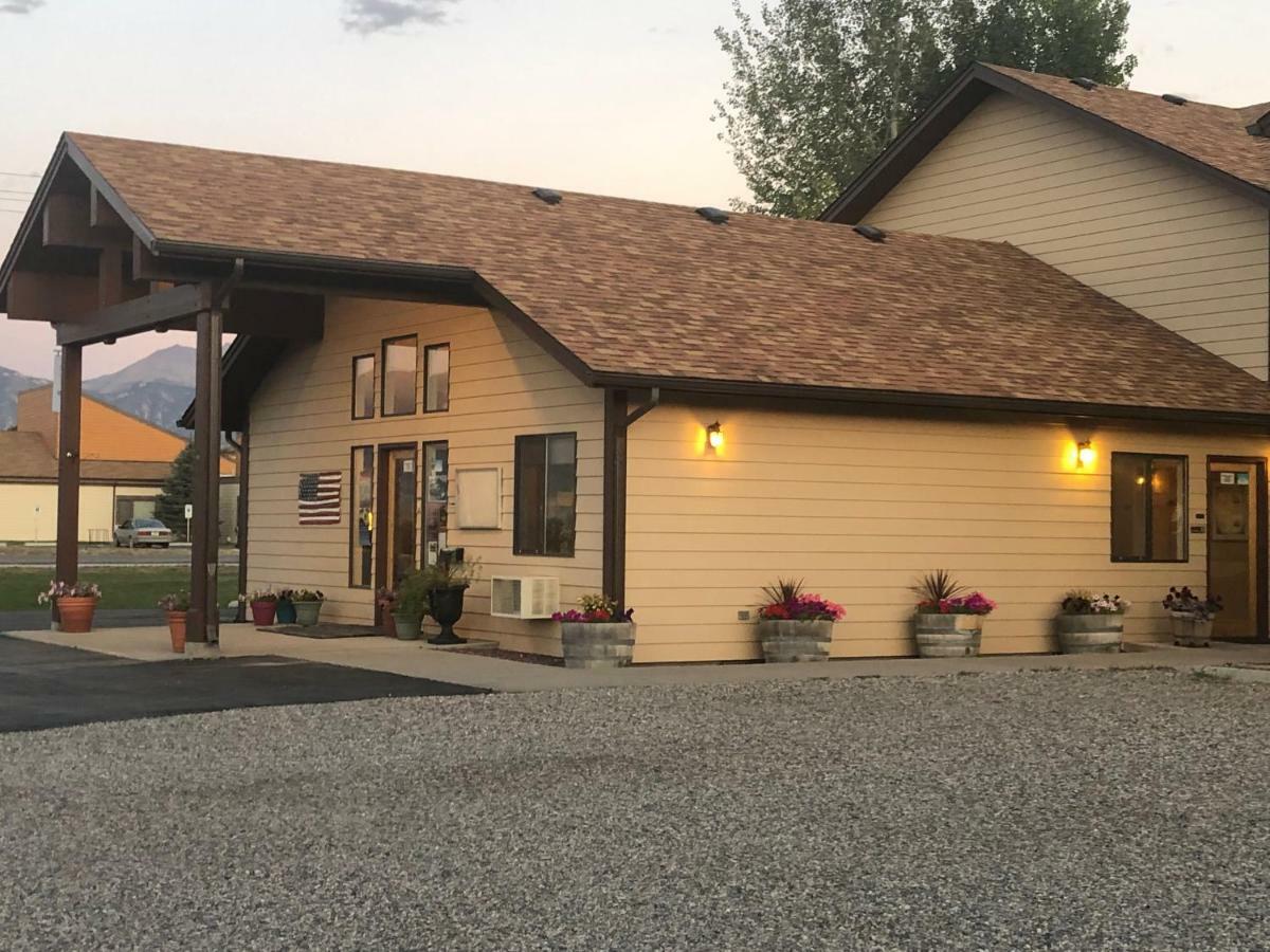 Red Bear Inn Ennis Exterior foto